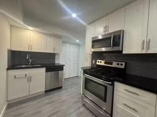 Suite 24878 108 Ave, Maple Ridge, BC, V2W 1G8 house for leas.