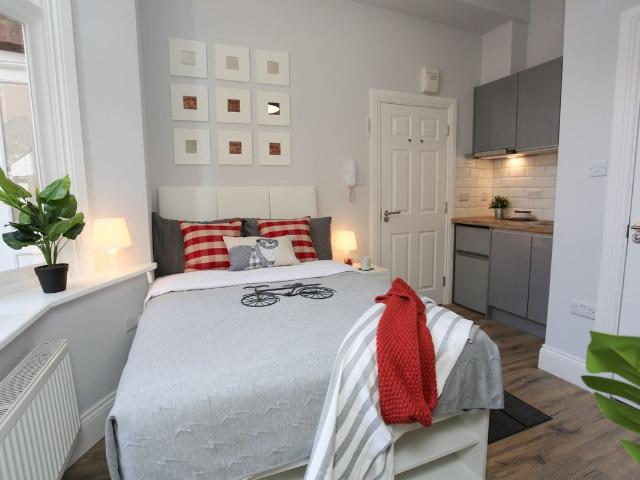 Suite 2, King Street, Luton, Bedfordshire LU1, Studio to rent, £800 pcm | PrimeLocation