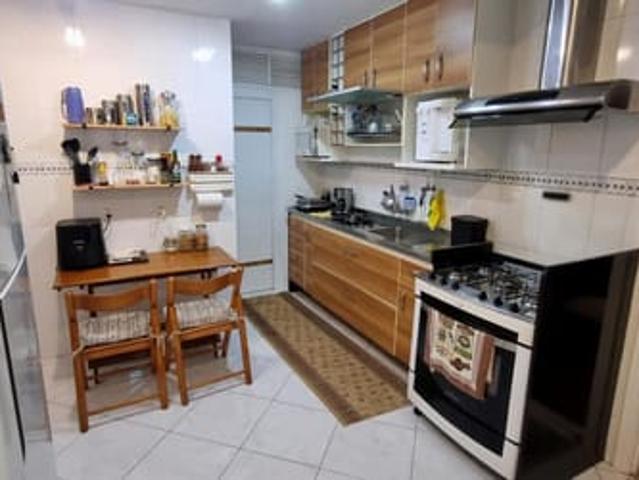 Suite a 1 quadra da praia de Copacabana na altura do p 3