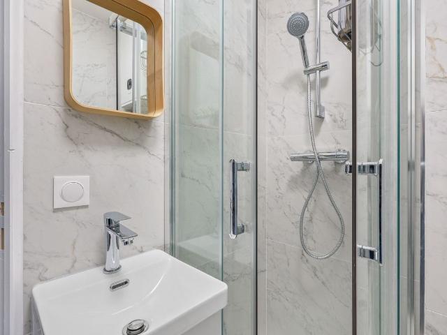 Suite des Écoles: Elegant studio apartment in the heart of Paris, Paris Amsterdam Apartments for Rent