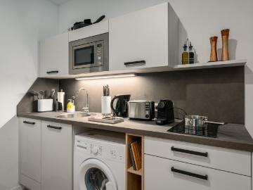 Suite M with washer