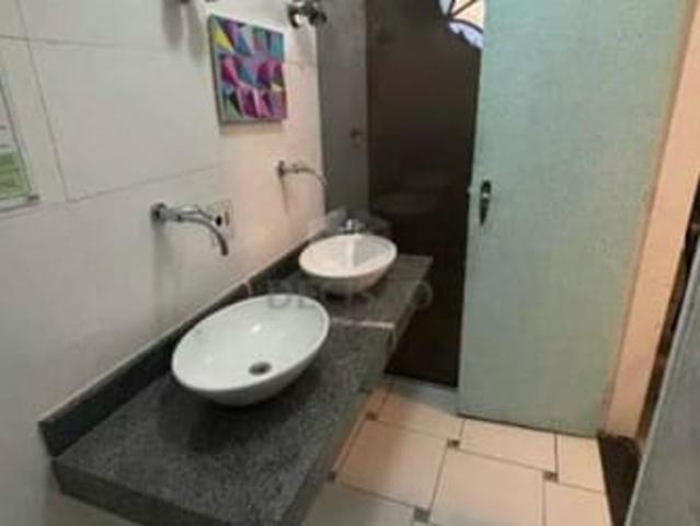 Suite na Avenida dos Bandeirantes