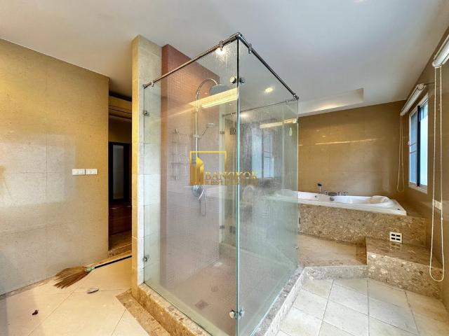 Sukhumvit 36 Garden Village 4 Bedroom Pool Villa in Thonglor Area BR28204SH