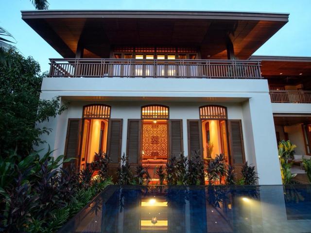 Sukhumvit Luxury House for Sale, 5 Bedrooms, Big Garden, Private Pool 5 bedrooms, for sale