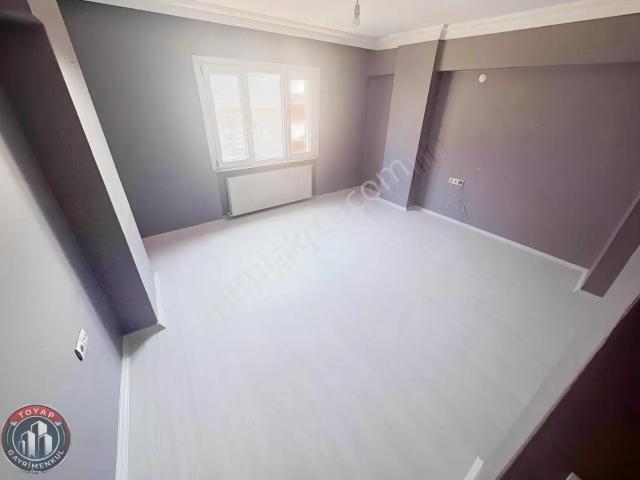 Sultançiftliği Mah. 2+1 95m2 2.kat Tramvaya 5 Dk