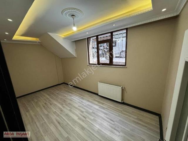 Sultançiftliği Mah Tramvaya 1/2 Dk 2+1 Asansörlü B.katı 75m2