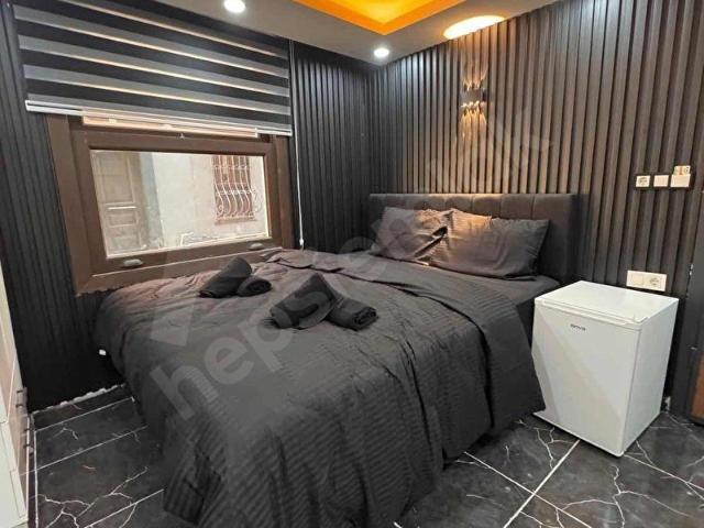 SULTANAHMETTE İŞLETMEYE HAZIR 8 ODALI MÜSTAKİL APART KONAK