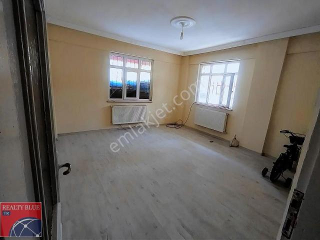 Sultanbeyli Turgut Reis Mahallesinde 2+1 Kiralık Daire