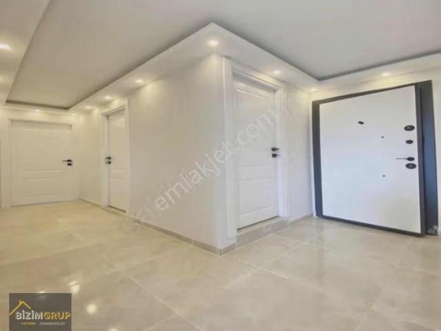 Sultanbeyli Adil Mahallesinde Butik Aile Binasında Ferah 3+1
