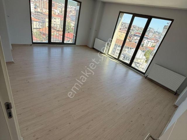 Sultanbeyli Adil Mahallesinde Satılık Daire