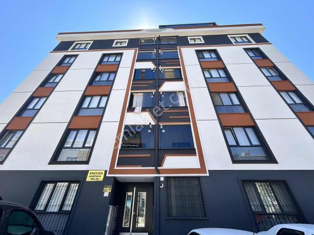 Sultanbeyli Ahmet Yesevi Mahallesinde 3+1 Satılık Daire