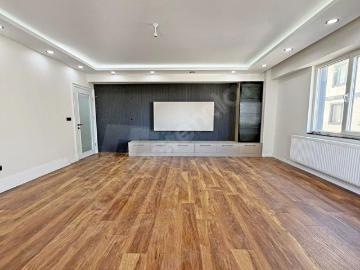 SULTANBEYLİ BATTALGAZİ MAH'DE ÖZELLİKLİ 3+1 GENİŞ DAİRE !