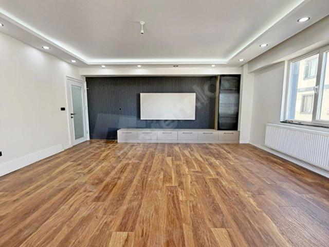 SULTANBEYLİ BATTALGAZİ MAH'DE ÖZELLİKLİ 3+1 GENİŞ DAİRE !