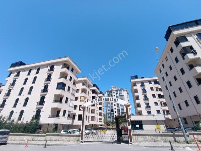 Sultanbeyli Bey Konakları Sitesinde Satılık 3+2 Ara Dublex Daire