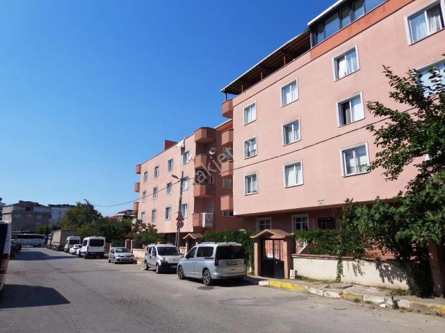 Sultanbeyli Emniyet Yakını 100m2 Bakımlı Çift Wc'li Kiralık 2+1