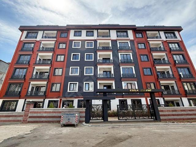SULTANBEYLİ ESİLA EVLERİN'DE YERDEN ISITMALI 2+1 ARA KAT ZA553