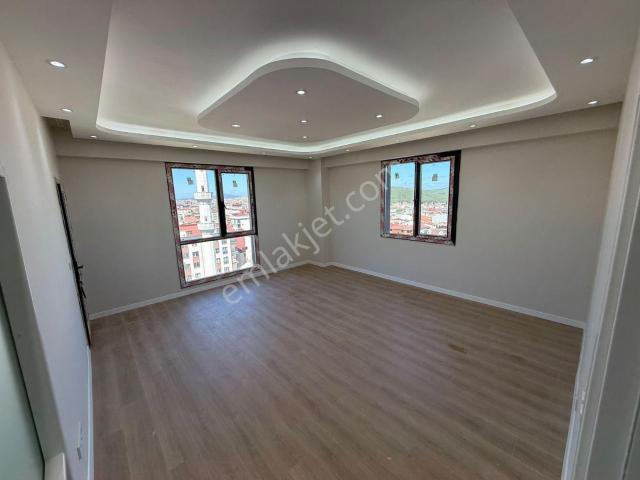 Sultanbeyli Hamidiye Mahallesi 4+1 Kiralık Üst Dubleks Daire