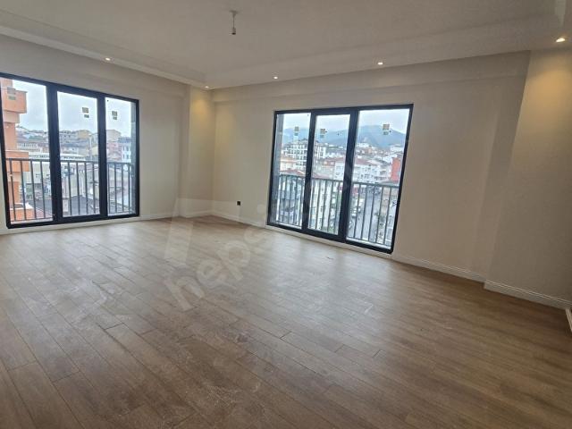 SULTANBEYLİ HASANPAŞA MAH. MERKEZDE 6+1 200 M2 LÜX YAPIM DUBLEX