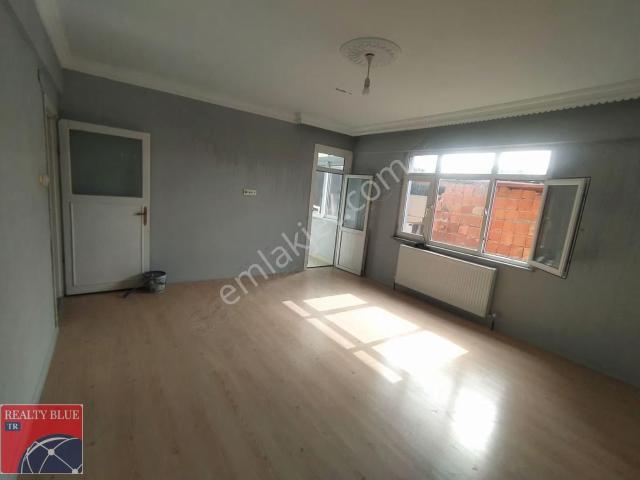 Sultanbeyli Mecidiye Mahallesinde 3+1 Kiralık Geniş Daire