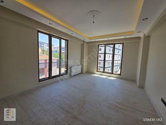 SULTANBEYLİ MEHMET AKİF'TE LÜKS 3+1 METROYA YAKIN SIFIR DAİRE