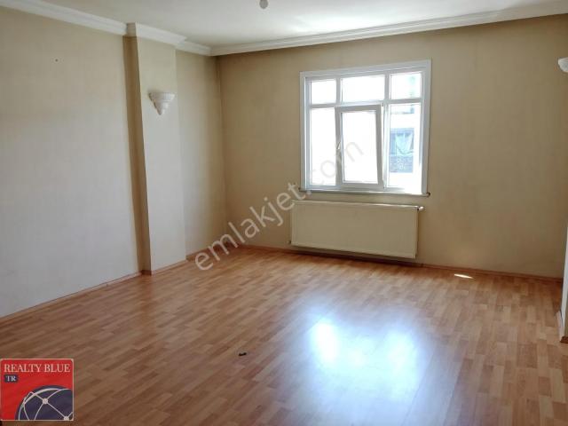 Sultanbeyli Mehmet Akif Mah Cadde Üstü Kiralık 2.5+1 Daire