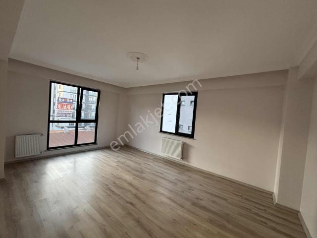 Sultanbeyli Mehmetakif Mahallesi Kirlık 3+1 Daire