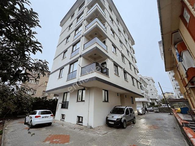 Sultanbeyli Merkezde Yakın Boş & Masrafsız Satılık 2+1 Daire