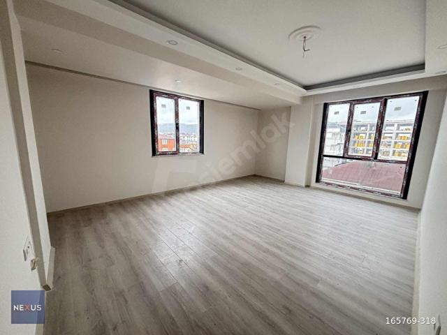 SULTANBEYLİ MERKEZ METROYA YAKIN GENİŞ 3+1 SATILIK DAİRE
