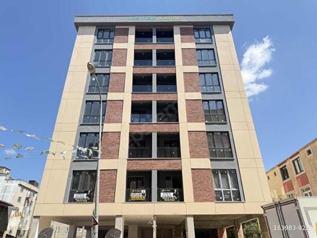 SULTANBEYLİ MERKEZ'DE SATILIK 3+1 ARA KAT DAİRE