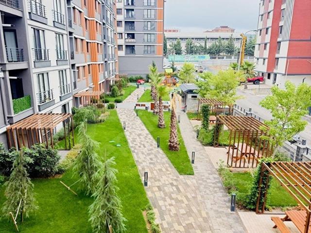 SULTANBEYLİ MİMAR SİNAN'DA TAM KAPSAMLI SİTEDE 2+1 BAHÇE KATI