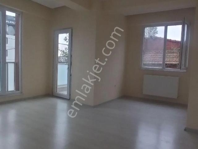 Sultanbeyli Mimarsinan Çok Güzel Konumda Acil Kiralık Daire
