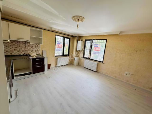 Sultanbeyli Necipfazıl Mah 2+1 Kirlık Daire