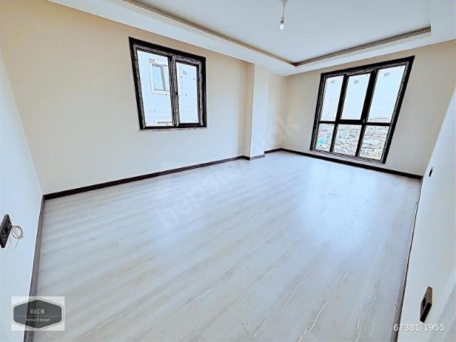 SULTANBEYLİ ÇOK ACİL İHTİYAÇTAN SATILIK 2+1 BOŞ LÜKS DAİRE BACİK
