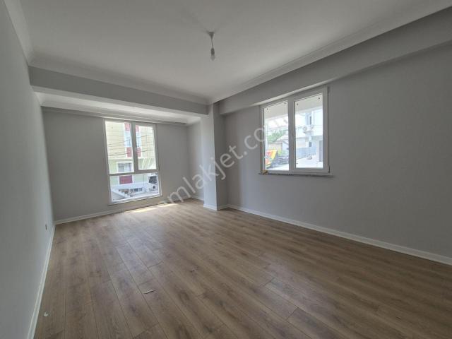 Sultanbeyli Orhangazi Mahallesi Cadde Üzeri Kiralık 2+1 Daire