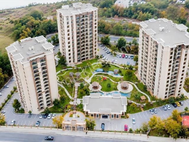 Sultanbeyli Selçuklu Evleri Sitesi 3+1 Arakat Satılık Daire