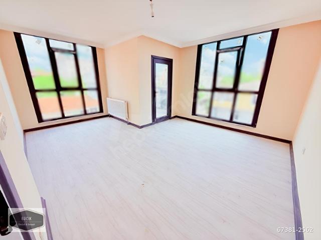 SULTANBEYLİ SIFIR ANAHTAR TESLİM 92m2 ARAKAT 2+1 DAİRE BACİK'ten