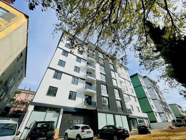Sultanbeyli Site İçinde Ara Kat, Ebeveyn Banyolu, Otoparklı 2+1