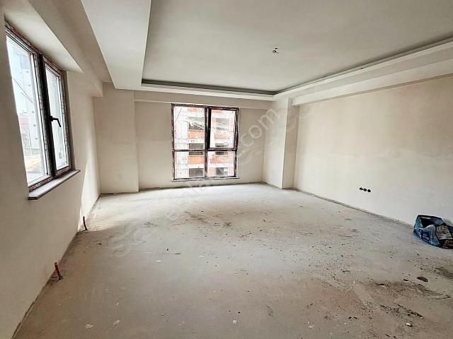 Sultanbeyli'de Metroya Yakın, 3+1, 110m² Merkezi Konum Daire