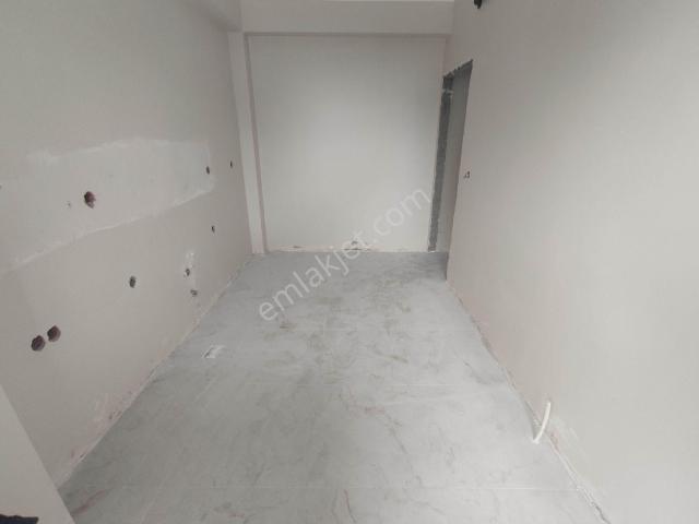 Sultanbeylide Otoparklı Ferah balkonlu 2+1 Satılık Daire