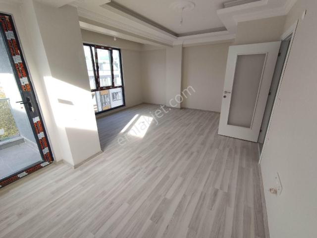 Sultanbeyli'de Balkonlu ebeveyn Banyo Merkeze Yakın 2+1 Satılık