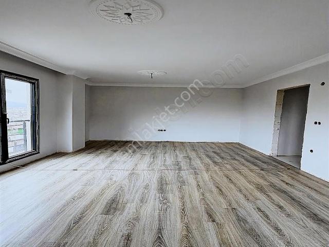 Sultanbeyli'de Ebeveyn Banyolu 2+1 Daire Uygun Daire !