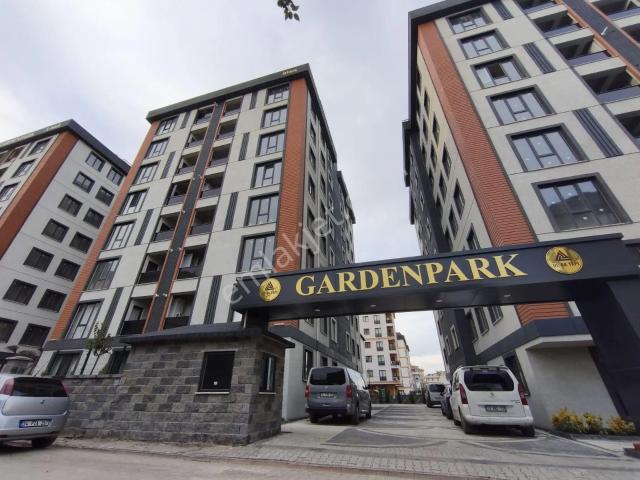 Sultanbeyli'de Gardenpark Sitesinde Kiralık 3+1 Arakat Daire