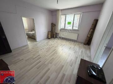 Sultanbeyli'de Kiralık 2 + 1 Daire