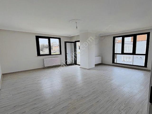Sultanbeyli'de Satılık 2+1 Lüks Daire 90m², Krediye Uygun