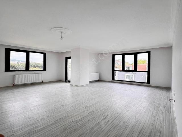 Sultanbeyli'de 90m² Ebeveyn Banyolu, 2+1 Lüks Daire
