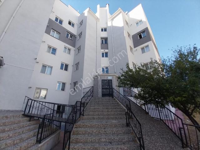 Sultandere Site İçi Açık Otoparklı Satılık 2+1 Daire