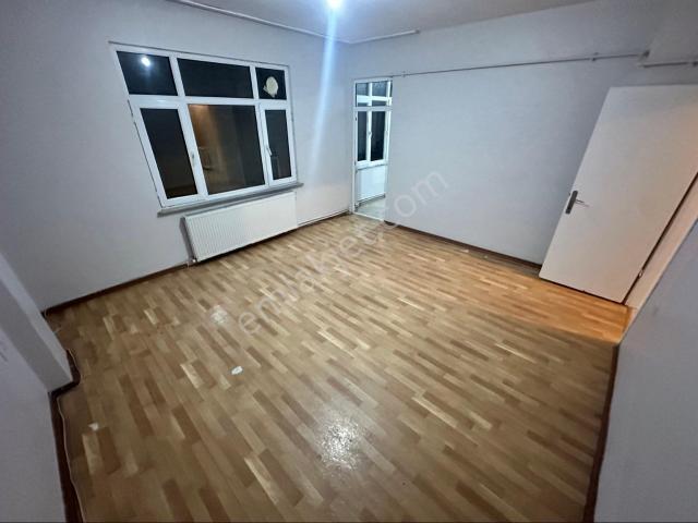 Sultangazi Cebeci Mah Kiralık 2+1 90m 3 Kat Kiralık Daire