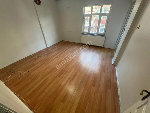 Sultangazi Cebeci'de Kiralık 2+1 Merkezi Daire