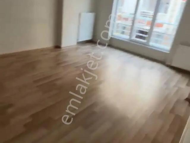 Sultangazi Esentepe'de Aydınlık 2+1 Kiralık Daire
