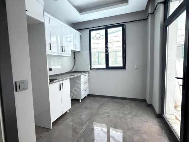 Sultaniye Mahallesinde Sıfır 2+1 Kiralık Bahçe Katı !
